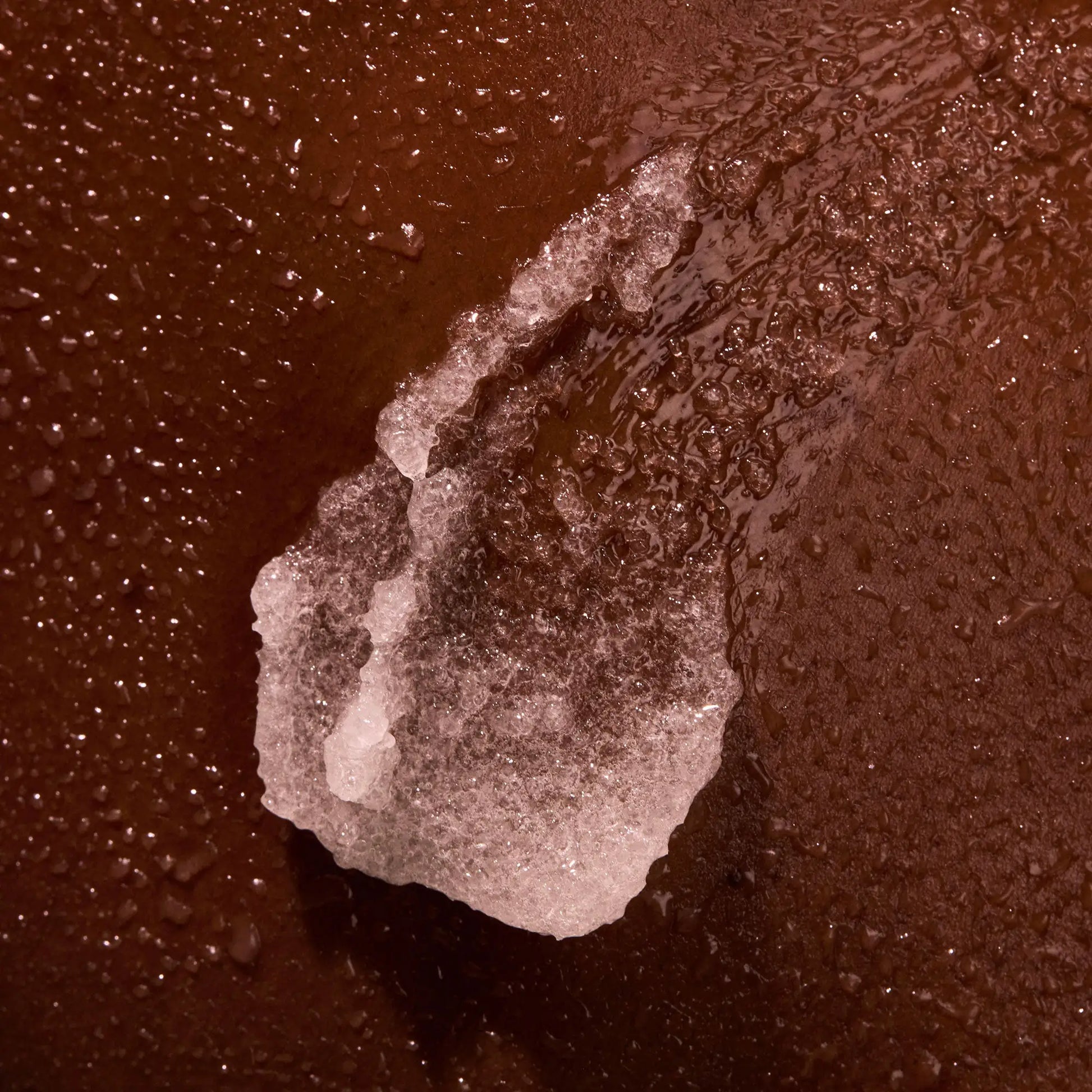 the-glow-getter-multi-oil-body-scrub-h2 NATR-40028-Alt-Image-TheGlowGetterMulti-OilBodyScrub-08.webp